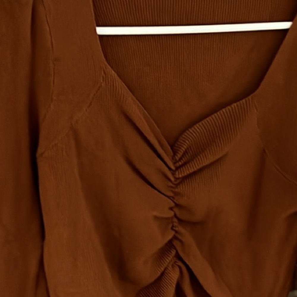 PRETTY GARDEN Brown Sweetheart Neckline Cropped Sweater NWOT - Picture 4 of 9
